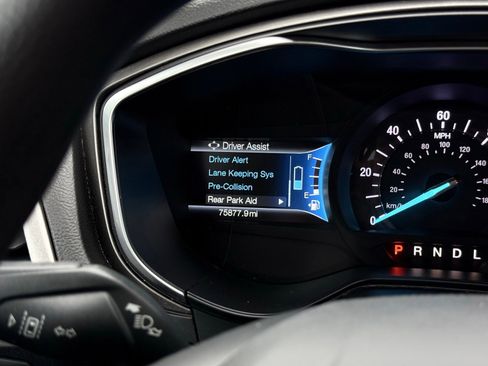 Used 2019 Ford Fusion SE FWD image 29