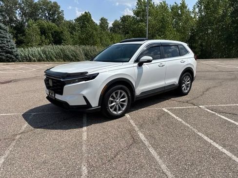 Used 2023 Honda CR-V EX image 1