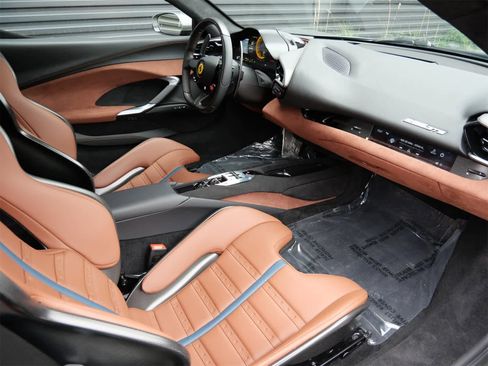 Used 2024 Ferrari 296 GTS image 29