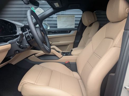 New 2026 Porsche Cayenne E-Hybrid Coupe AWD/4WD image 5
