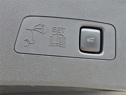 Used 2022 Lincoln Corsair AWD w/ Premium Package image 30
