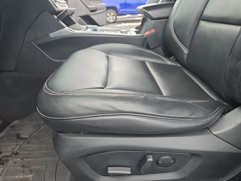 Used 2020 Ford Explorer XLT w/ Equipment Group 202A image 32