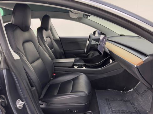 Used 2020 Tesla Model 3 Standard Range Plus image 14