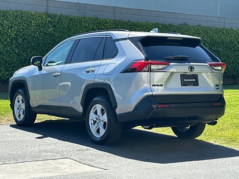 Used 2020 Toyota RAV4 XLE w/ Convenience Package AWD/4WD image 3