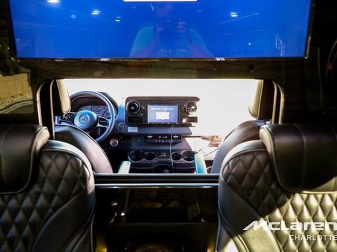 Used 2020 Mercedes-Benz Sprinter 3500 w/ Windows All Around Package image 28