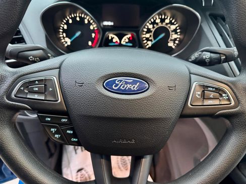 Used 2019 Ford Escape SE image 30