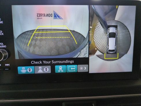 Used 2025 Honda Pilot Elite image 19