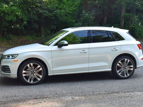 Used 2020 Audi SQ5 Premium Plus w/ Premium Plus Package AWD/4WD image 3
