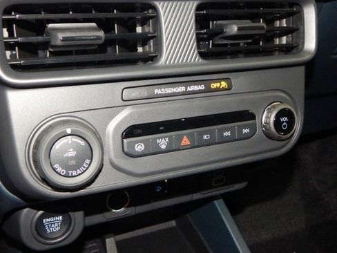 New 2025 Ford Maverick Lariat w/ Black Appearance Package image 23