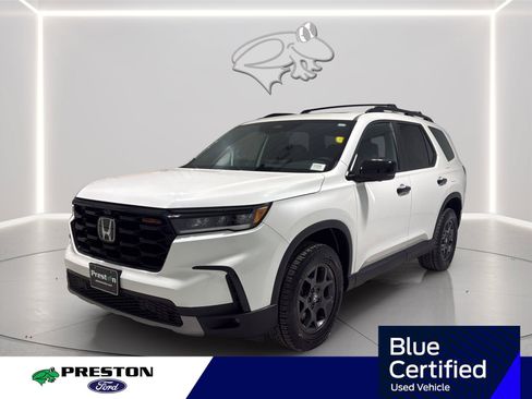 Used 2025 Honda Pilot TrailSport image 1