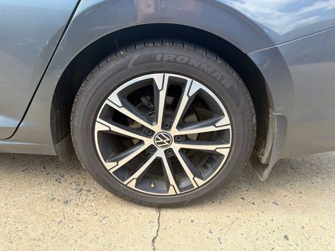 Used 2023 Volkswagen Jetta Sport FWD image 8