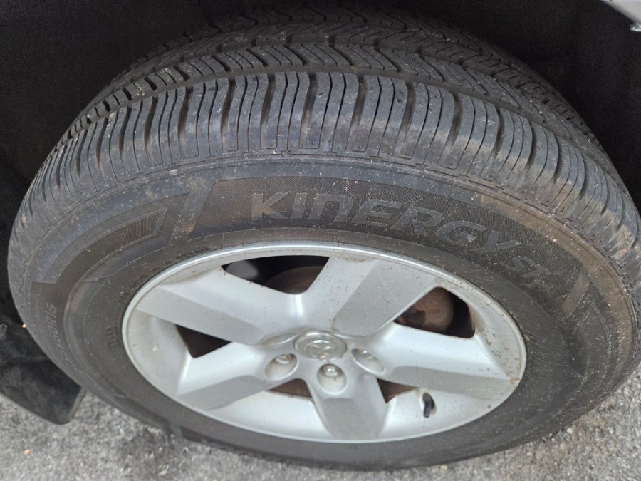Used 2005 Toyota RAV4 4WD image 9