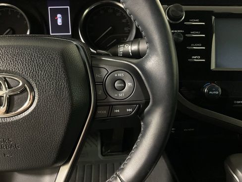 Used 2018 Toyota Camry SE FWD image 26