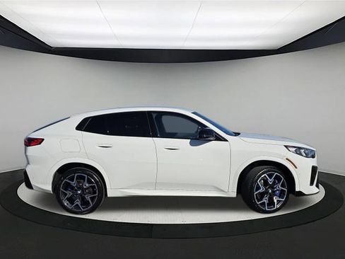 Used 2024 BMW X2 M35i image 8