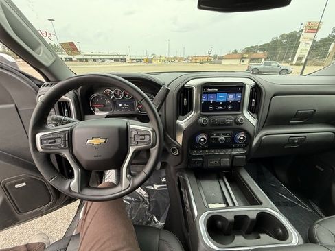 Used 2023 Chevrolet Silverado 2500 LTZ w/ LTZ Texas Edition image 17