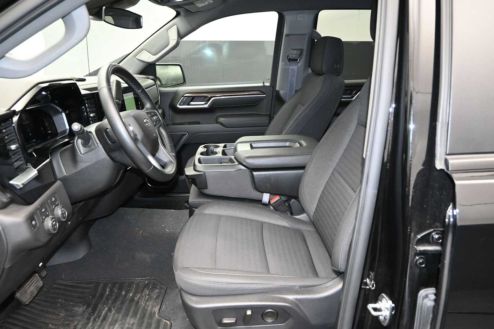 Used 2026 Chevrolet Silverado 1500 RST AWD/4WD image 21