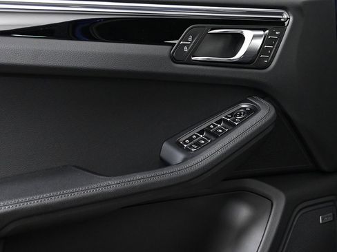 New 2025 Porsche Macan image 6