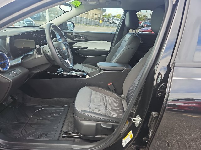 Used 2025 Chevrolet Trax LT w/ Driver Confidence Package FWD image 10