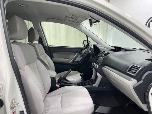 Used 2018 Subaru Forester 2.5i AWD/4WD image 29