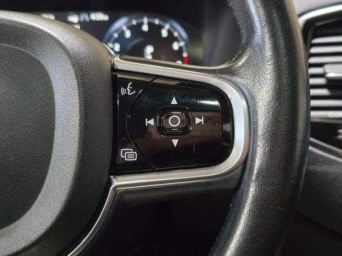 Used 2016 Volvo XC90 T6 Momentum w/ Momentum Plus Package image 18