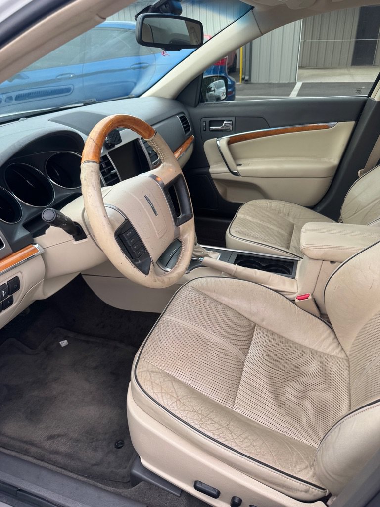 Used 2010 Lincoln MKZ FWD image 8