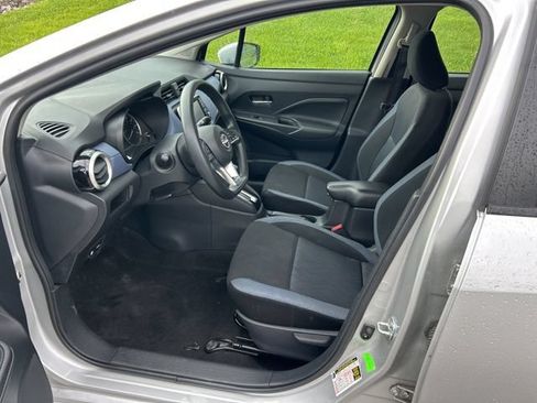 Used 2024 Nissan Versa SV FWD image 7