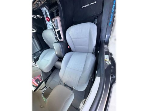 Used 2017 Toyota Tacoma SR5 w/ Tow Package AWD/4WD image 35