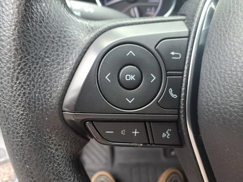 Used 2019 Toyota Camry LE w/ Convenience Package FWD image 19