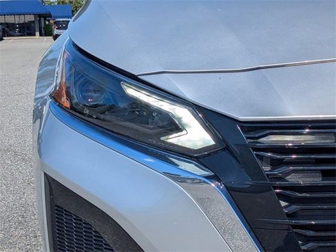 Used 2024 Nissan Altima 2.5 SV image 10