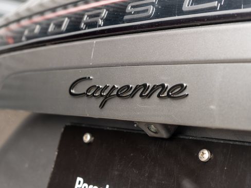 Certified 2023 Porsche Cayenne AWD/4WD image 21