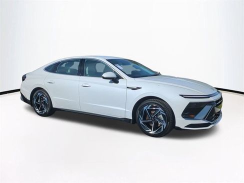 New 2026 Hyundai Sonata SEL FWD image 2