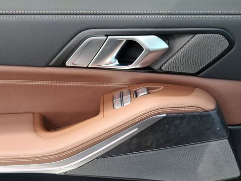 New 2025 BMW X7 M60i image 16