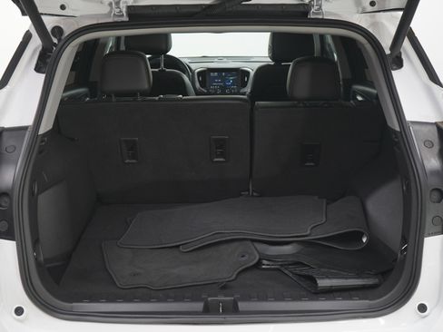 Used 2021 GMC Terrain SLT w/ Infotainment Package II AWD/4WD image 9