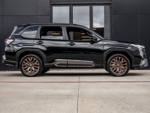 Used 2025 Subaru Forester Sport image 10