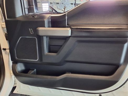 Used 2018 Ford F150 Platinum w/ Equipment Group 701A Luxury image 12