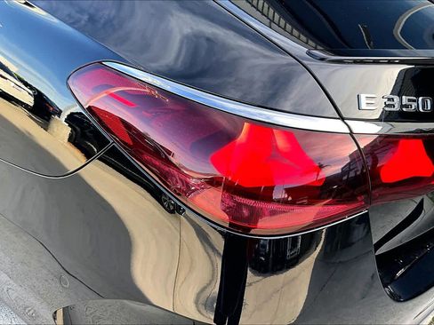 Used 2025 Mercedes-Benz E 350 4MATIC Sedan image 28