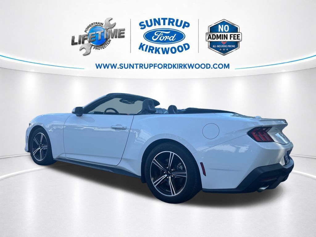 Used 2025 Ford Mustang Premium RWD image 3