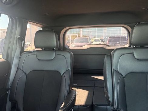 Used 2023 Jeep Grand Cherokee L Altitude AWD/4WD image 17