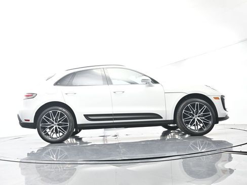 Certified 2025 Porsche Macan AWD/4WD image 54