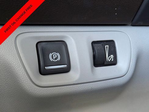 Used 2023 GMC Acadia SLT FWD image 34