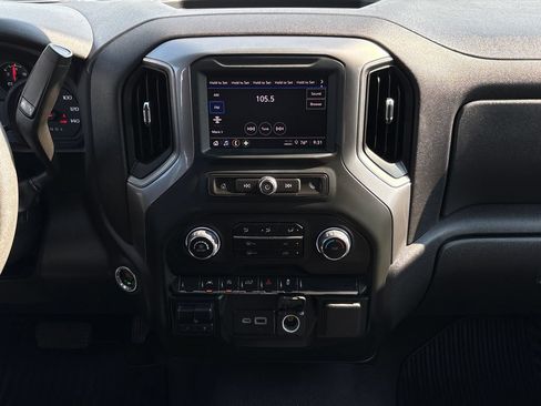 Used 2024 Chevrolet Silverado 1500 Custom AWD/4WD image 25