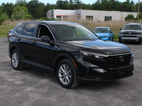 Used 2025 Honda CR-V EX image 3