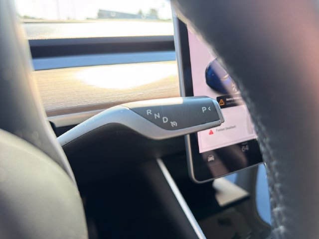 Used 2021 Tesla Model Y Long Range AWD/4WD image 24