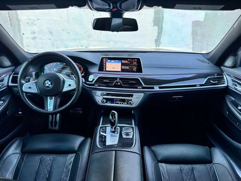 Used 2020 BMW 750i xDrive w/ M Sport Package AWD/4WD image 21