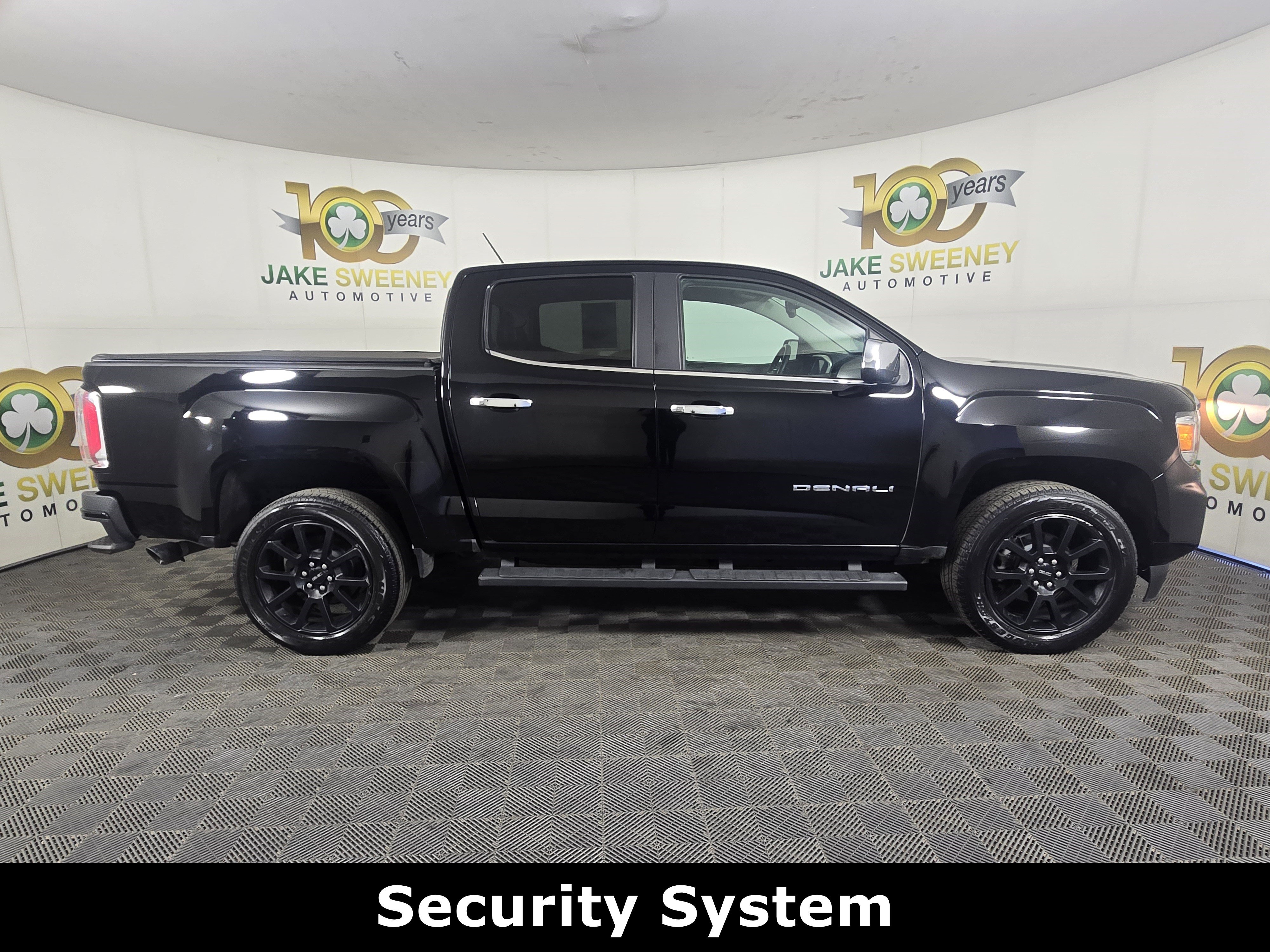Certified 2022 GMC Canyon Denali w/ Denali Black Edition Package AWD/4WD image 10