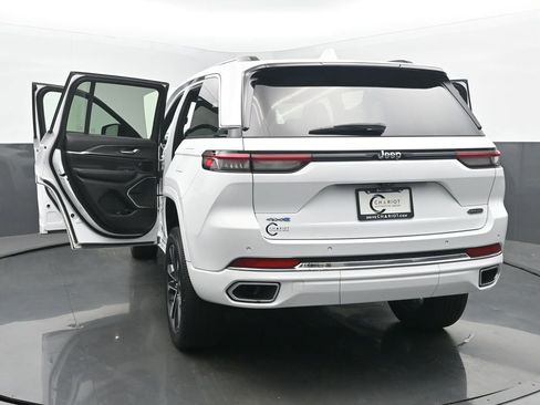 Used 2022 Jeep Grand Cherokee Overland image 61