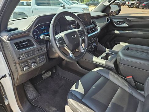 Used 2023 Chevrolet Tahoe Z71 w/ Luxury Package AWD/4WD image 10