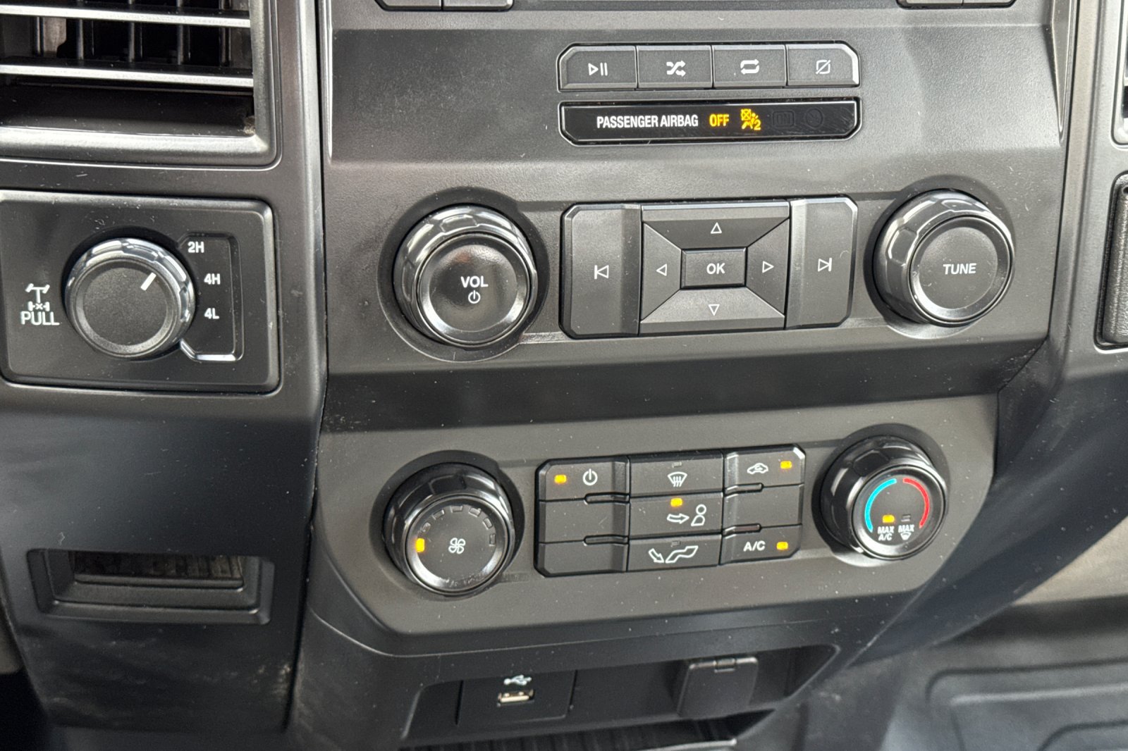 Used 2019 Ford F150 XL w/ Equipment Group 101A Mid AWD/4WD image 19