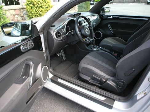 Used 2013 Volkswagen Beetle 2.0T FWD image 8