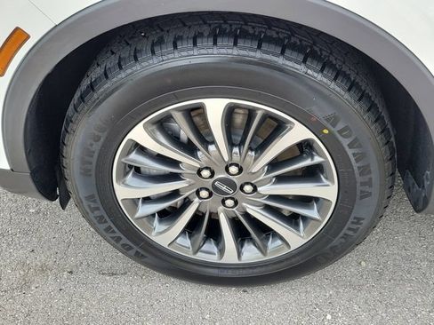 Certified 2023 Lincoln Nautilus FWD w/ Premium Package image 9